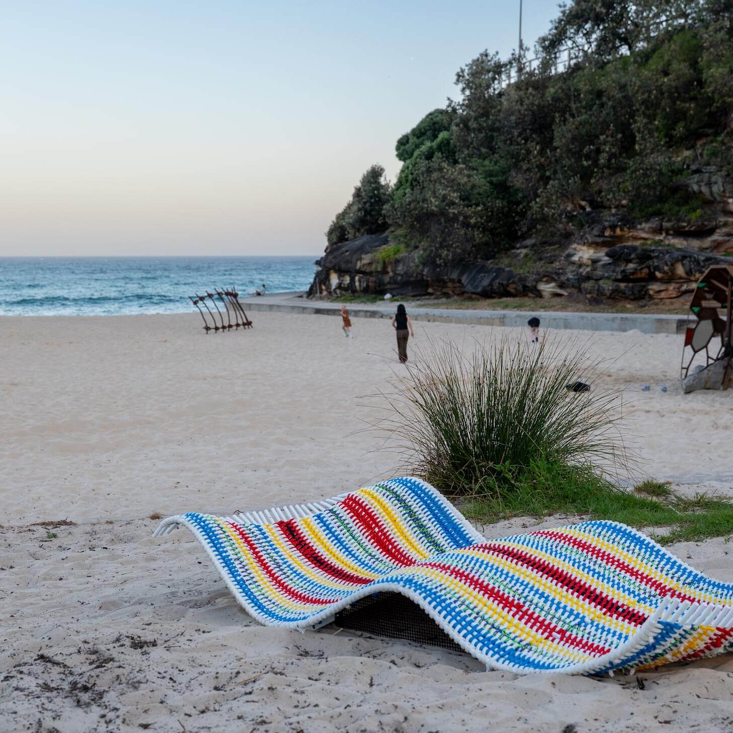 Brett_Fleur_Flying Carpet (Magic Loom)(sideview)_FlyingCarpet(MagicLoom)_DVarrica